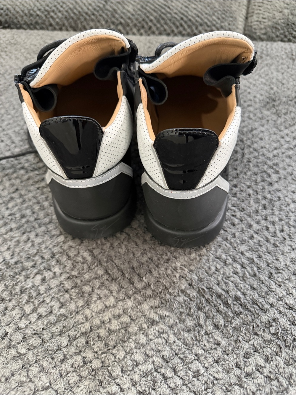 Giuseppe Zanotti Black and White Men's Low-Top Sneakers - Picture 3 of 6